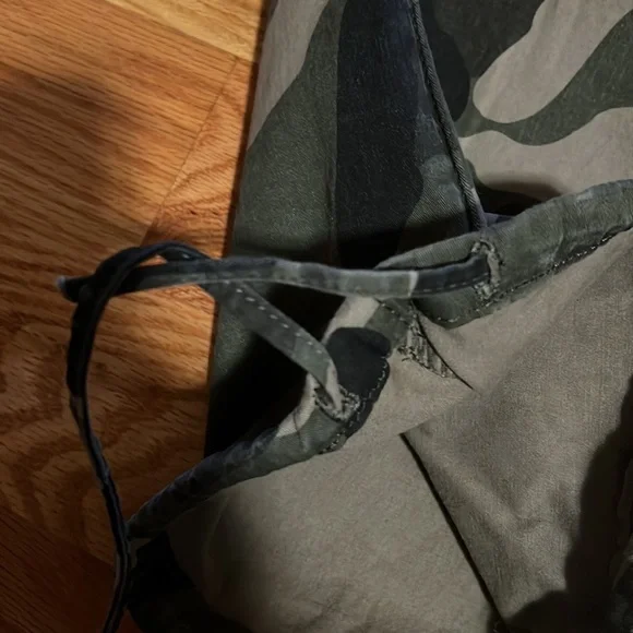 NWOT camo cargos - Picture 6 of 10